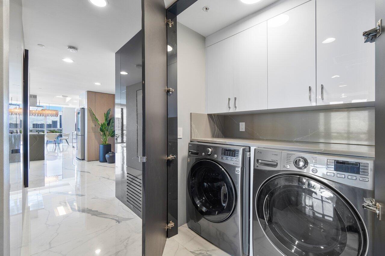 17301 Biscayne Boulevard 1110