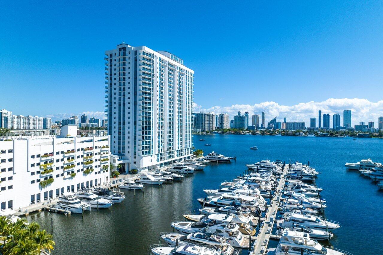 17301 Biscayne Boulevard 1110