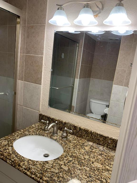 2935 NE 163rd Street 3m, North Miami Beach Unit: 3m