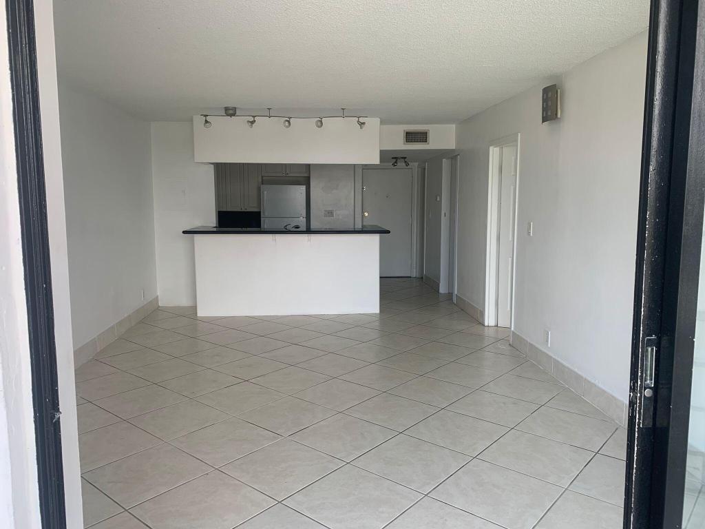 2935 NE 163rd Street 3m, North Miami Beach Unit: 3m