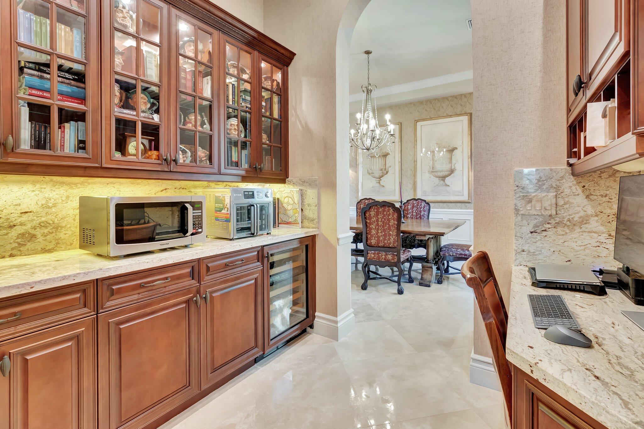 9230 Este Lago Drive