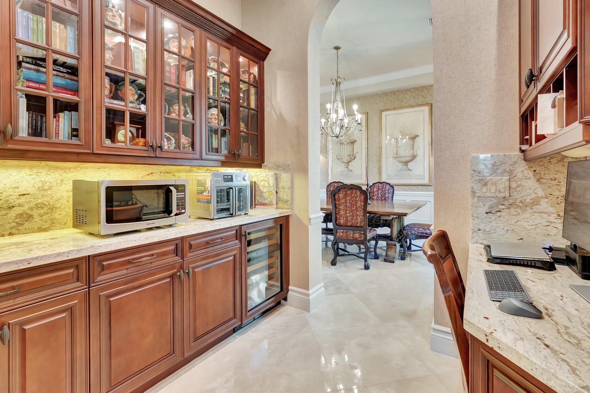 9230 Este Lago Drive