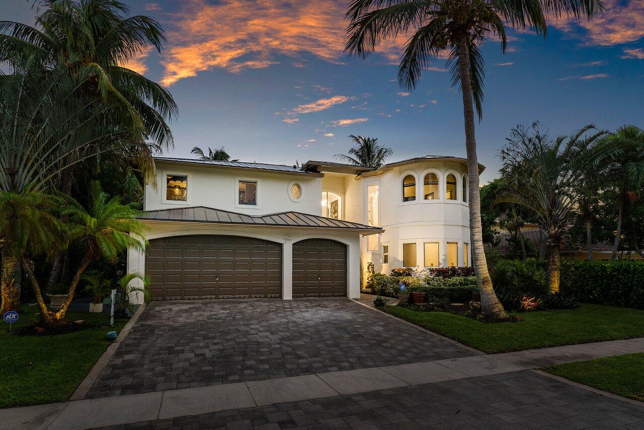 560 SW 15th Street