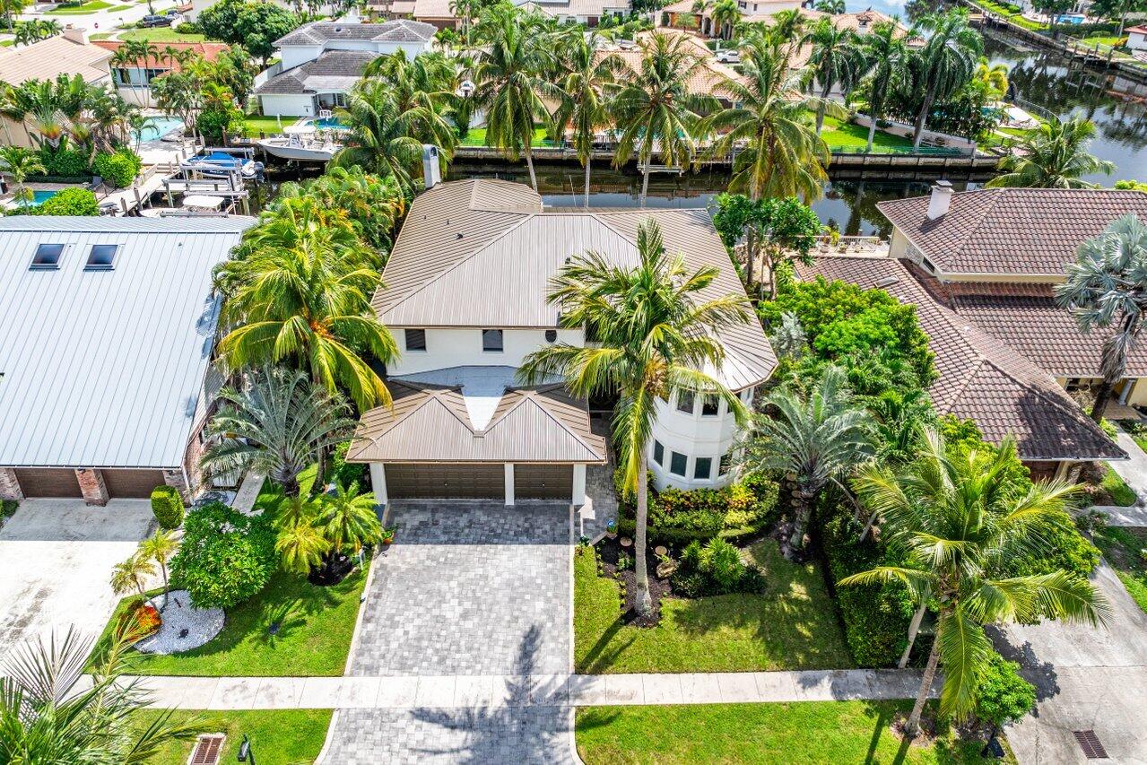 560 SW 15th Street