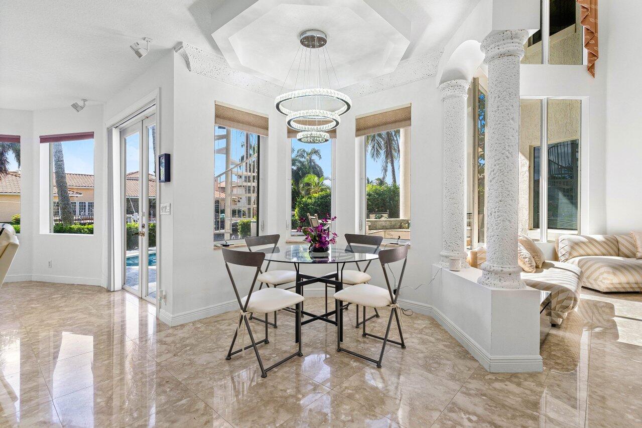 560 SW 15th Street