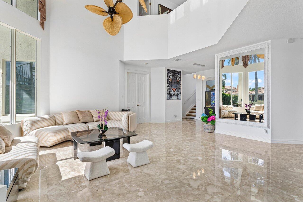 560 SW 15th Street