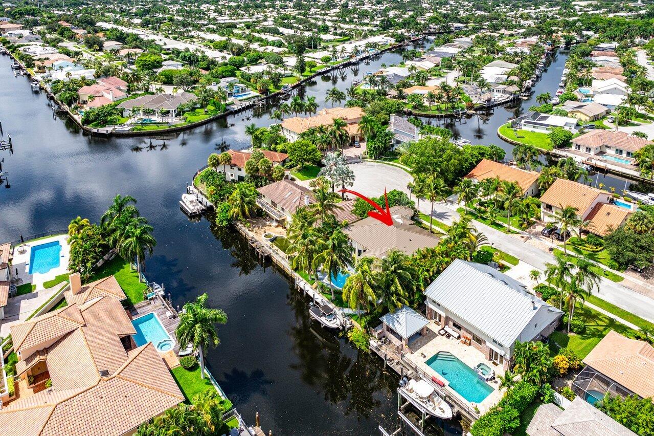 560 SW 15th Street