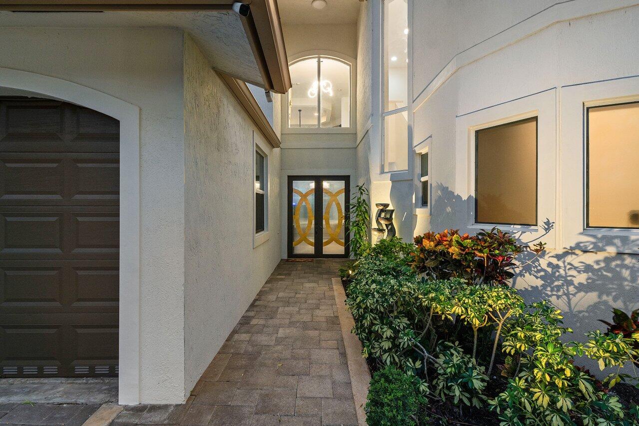 560 SW 15th Street