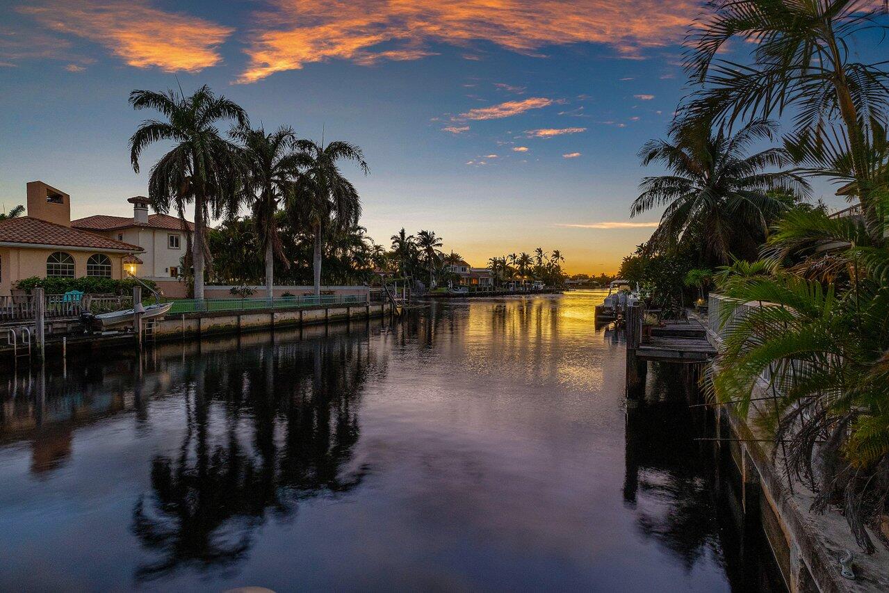 560 SW 15th Street