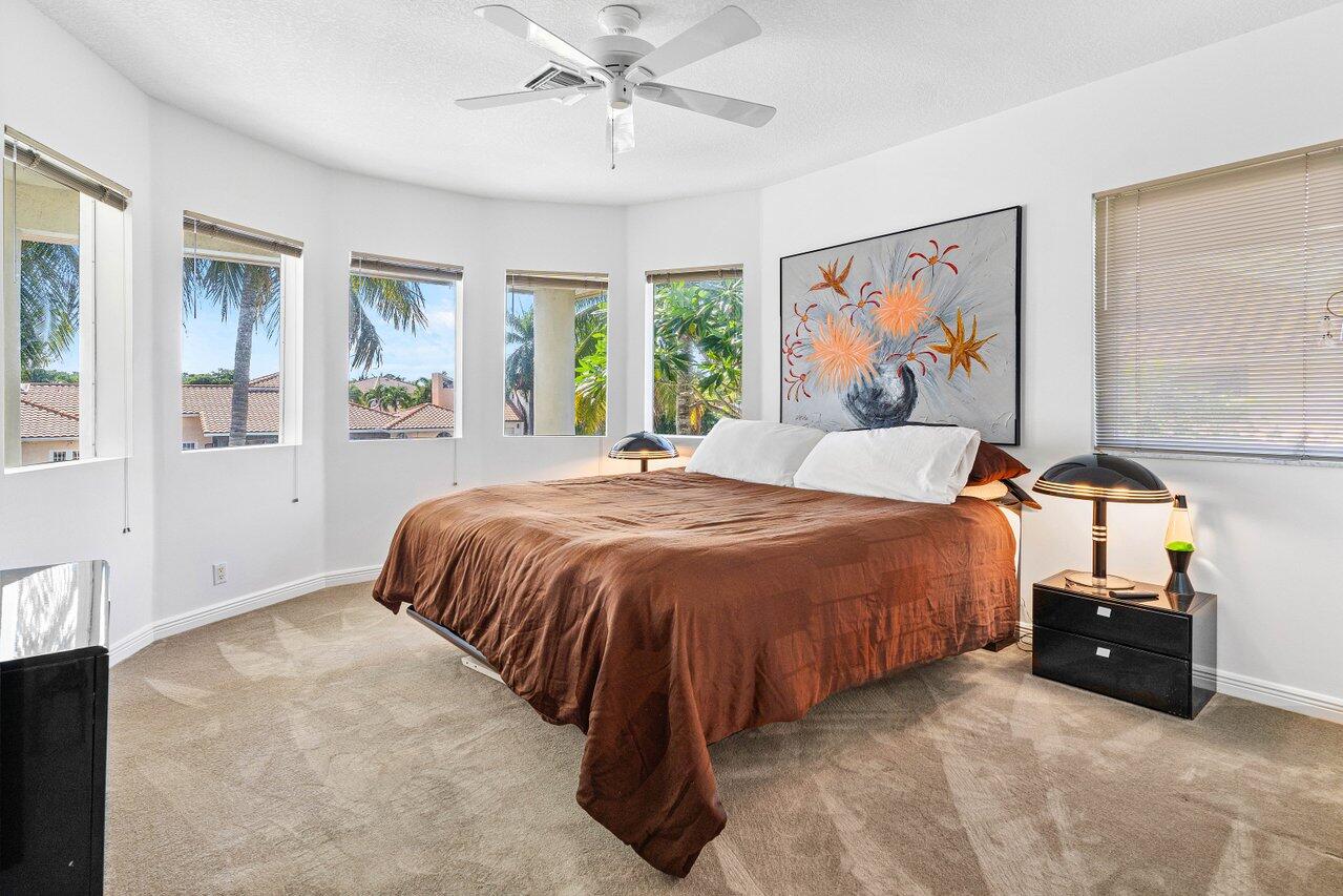 560 SW 15th Street
