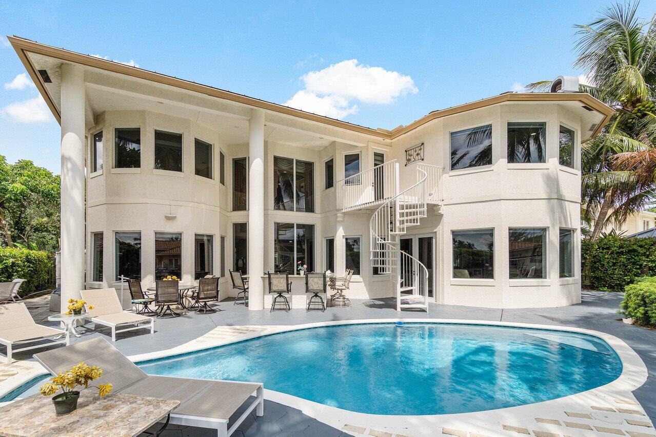 560 SW 15th Street