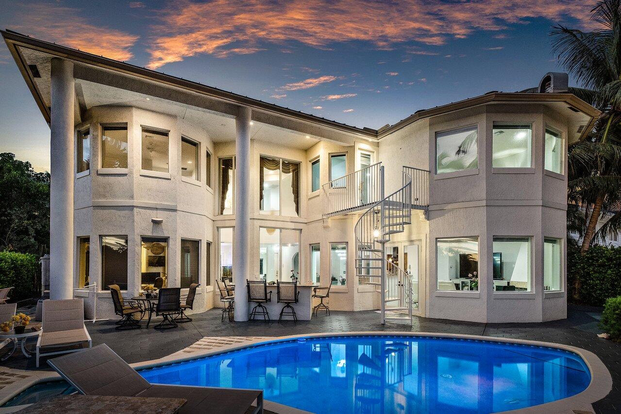 560 SW 15th Street