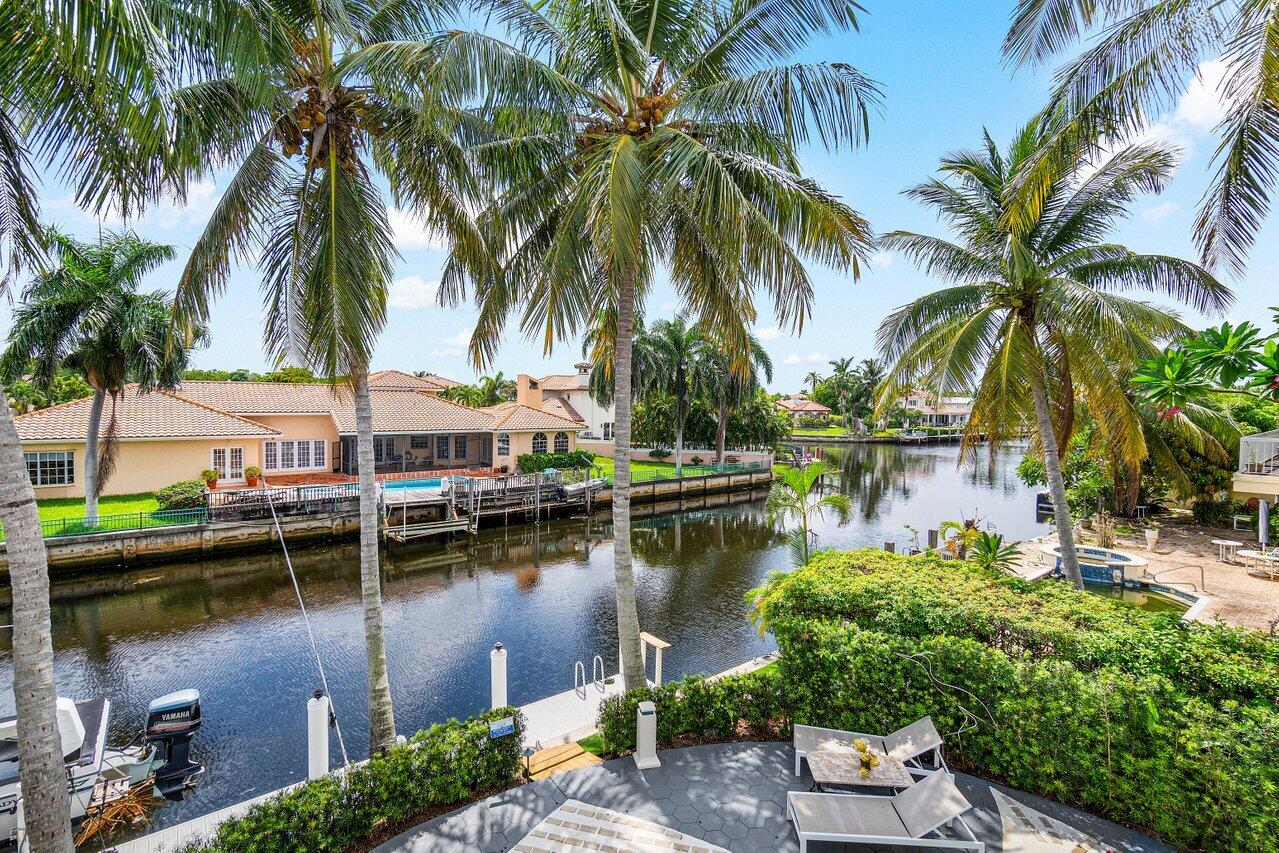 560 SW 15th Street