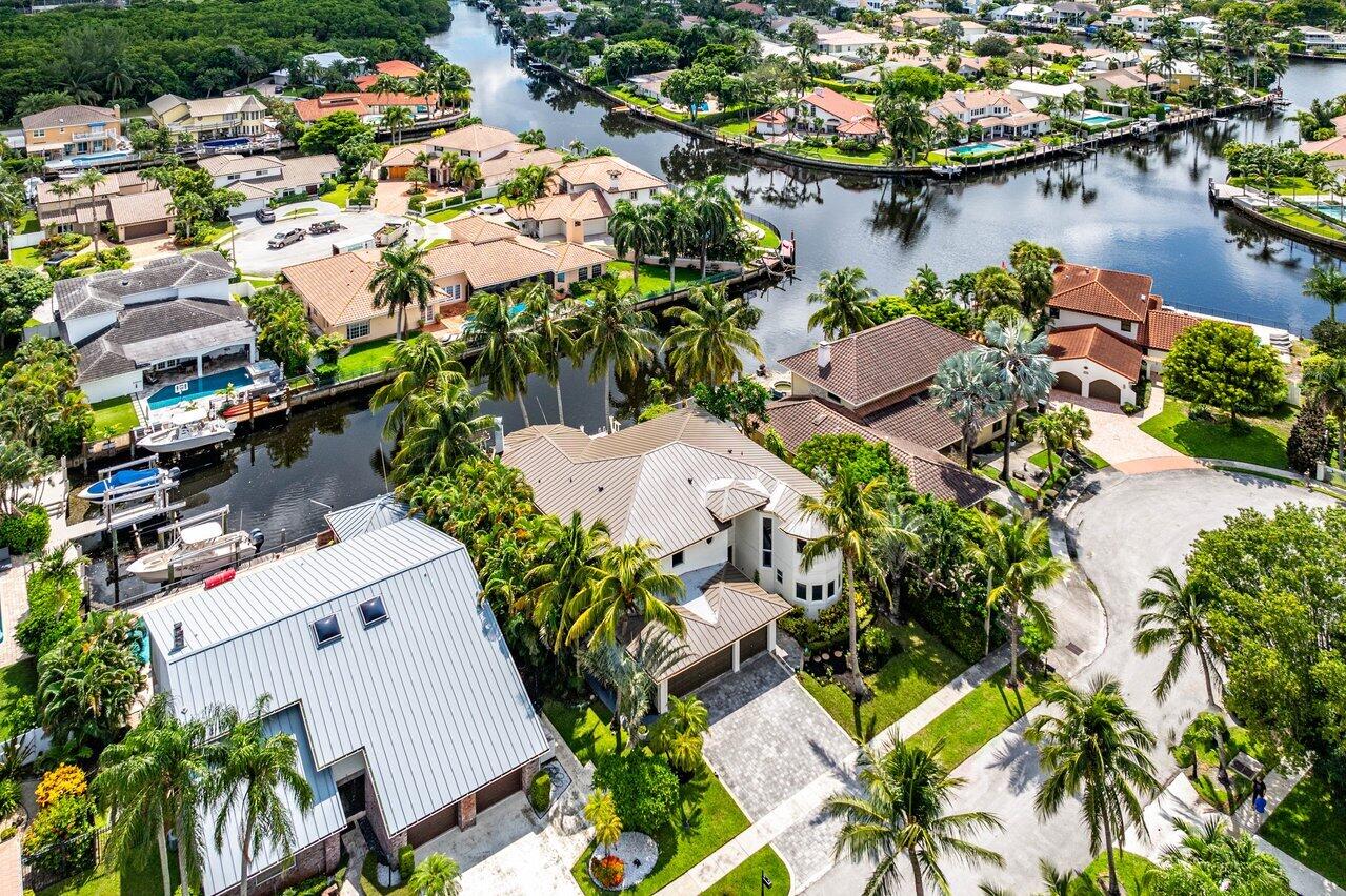 560 SW 15th Street