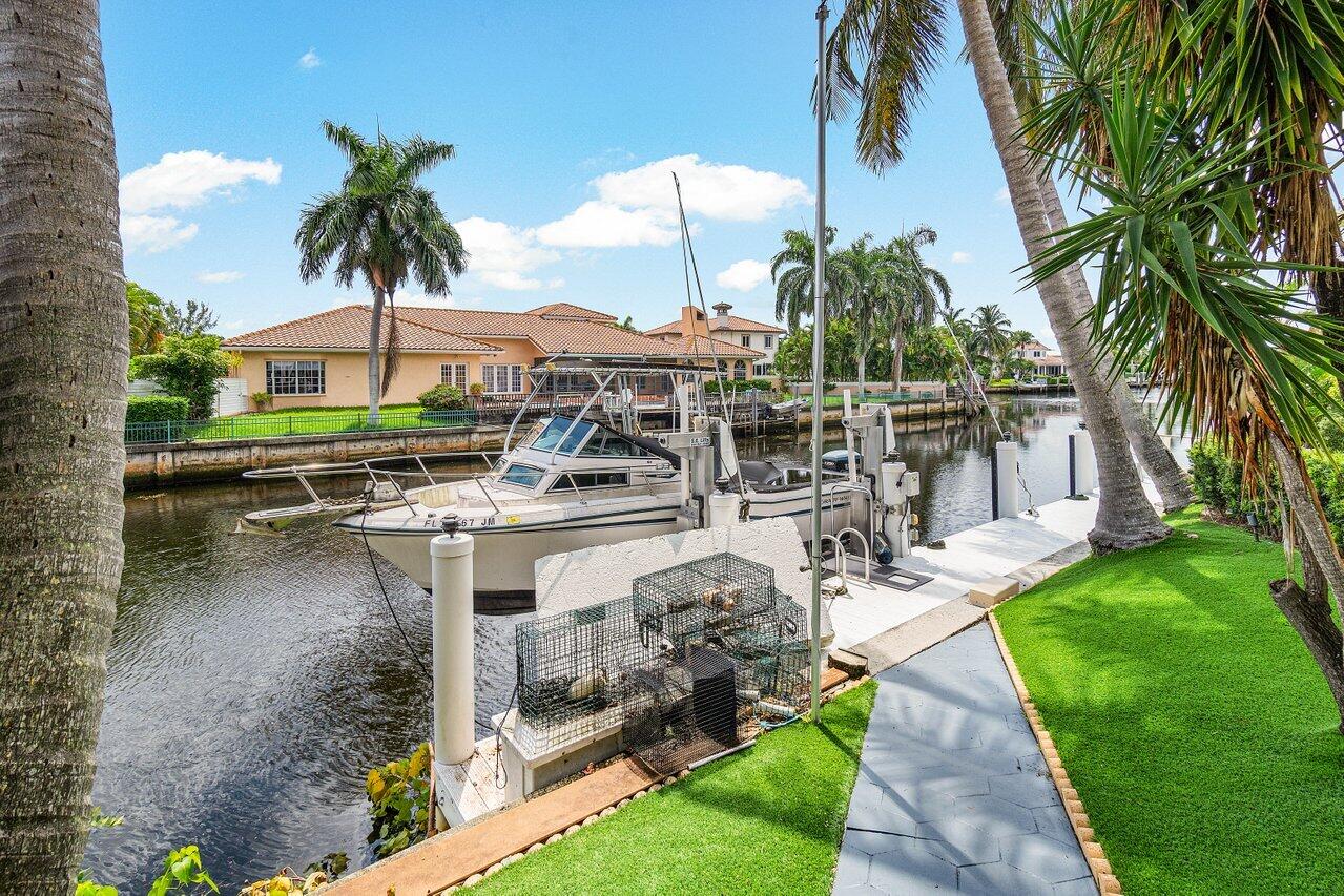 560 SW 15th Street