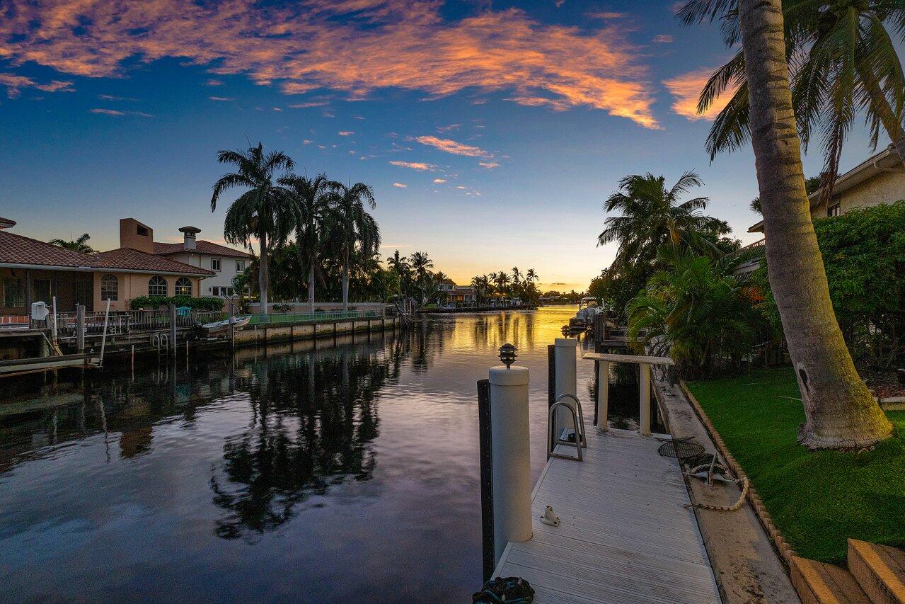 560 SW 15th Street