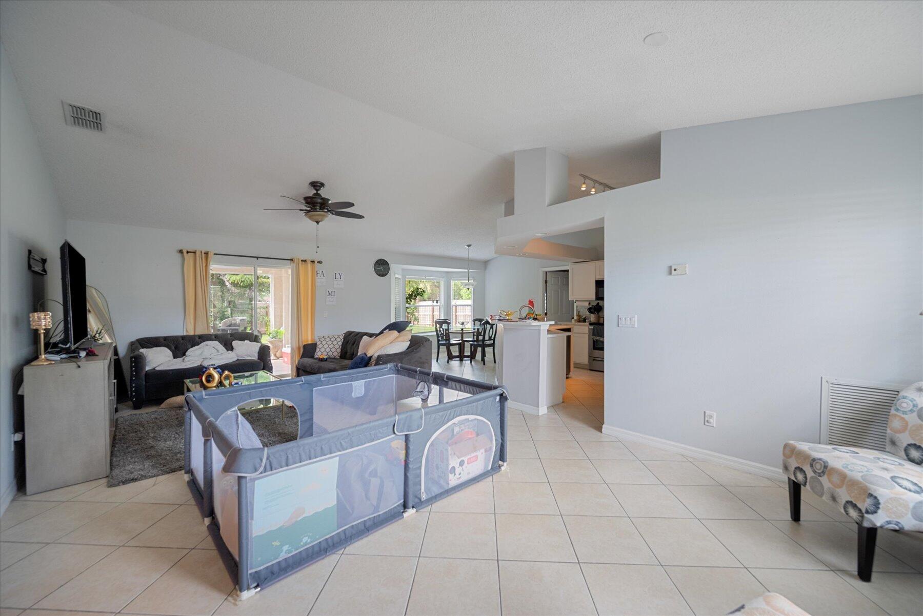 880 SW Durham Terrace, Port St. Lucie