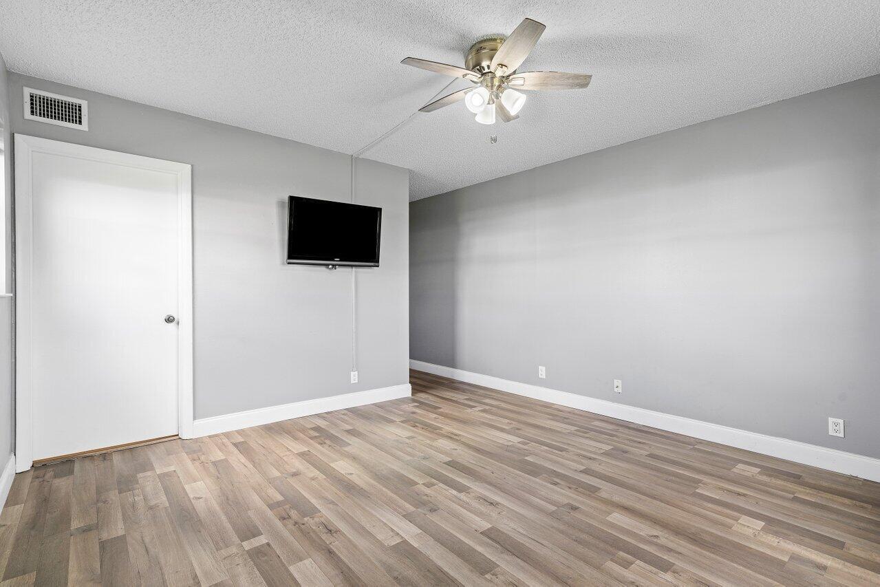 2121 W Woolbright K101 Road K101