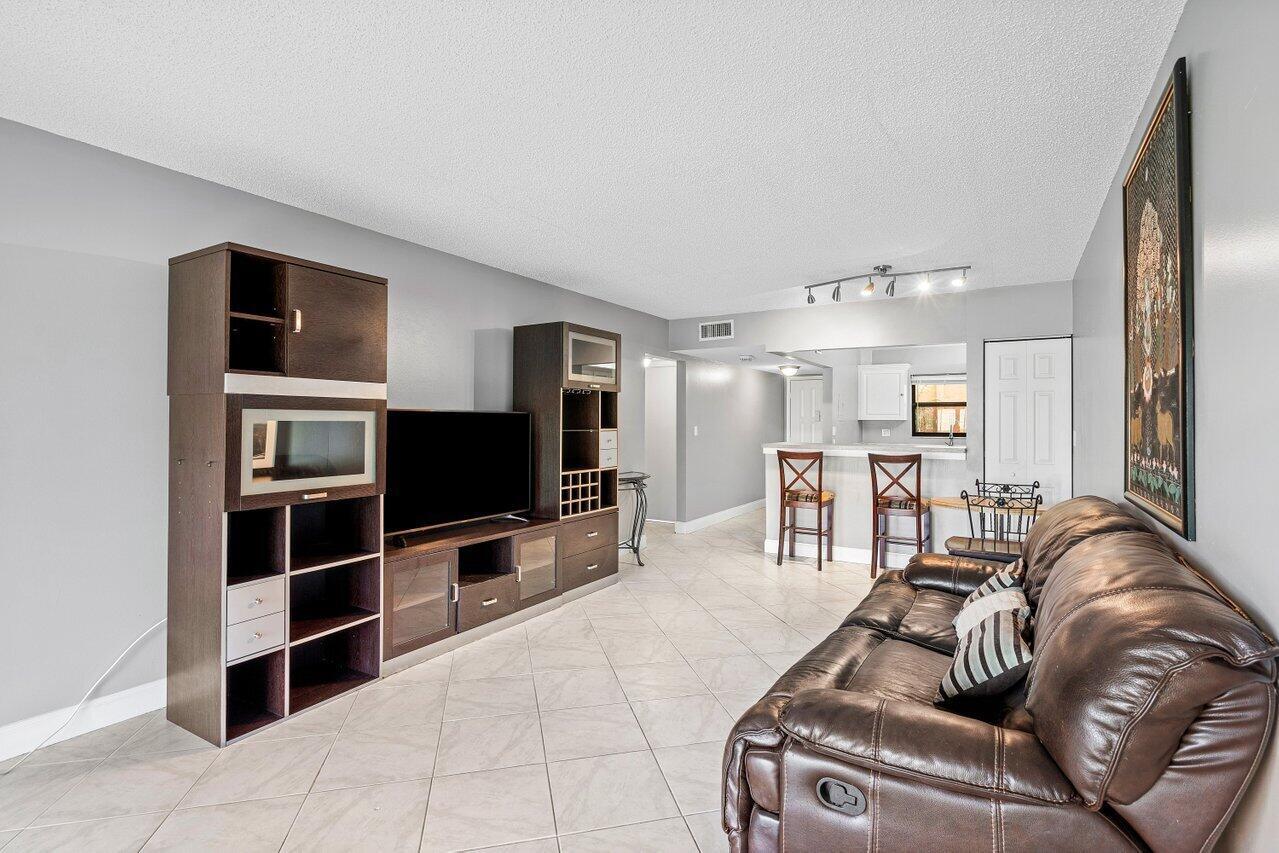 2121 W Woolbright K101 Road K101