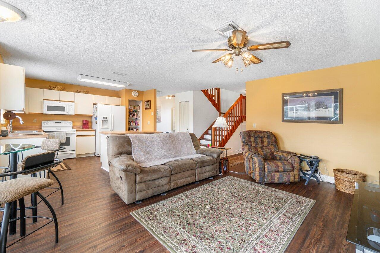 6010 Aquamarine Way