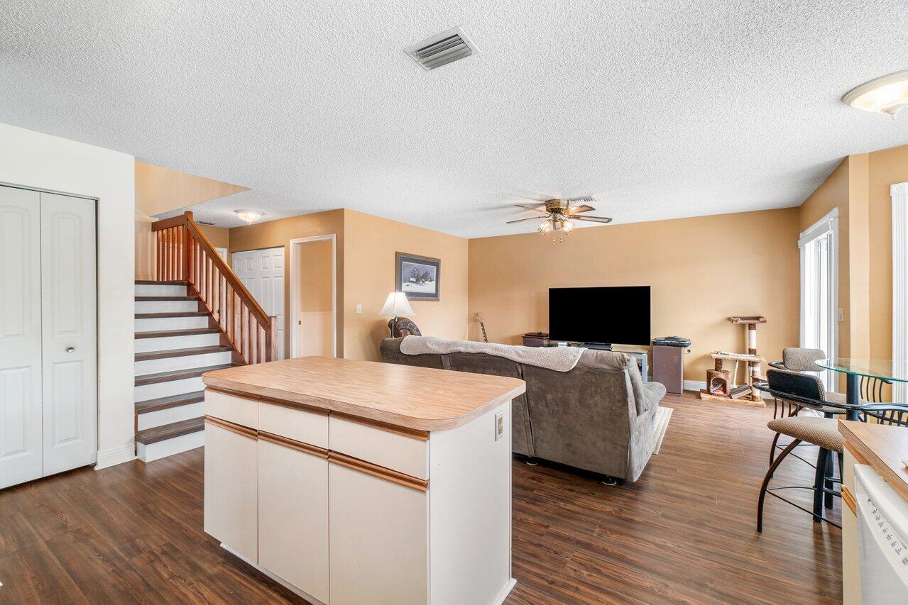 6010 Aquamarine Way