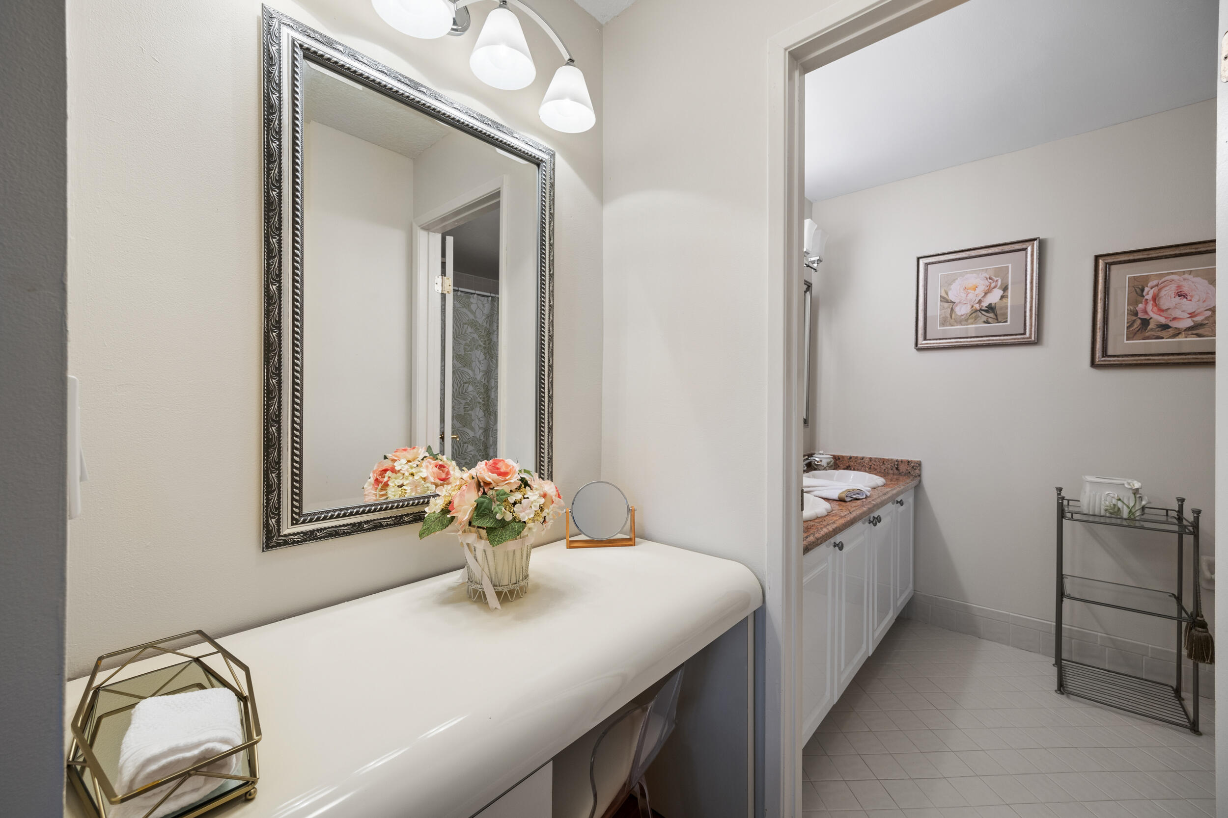 210 Captains Walk 710