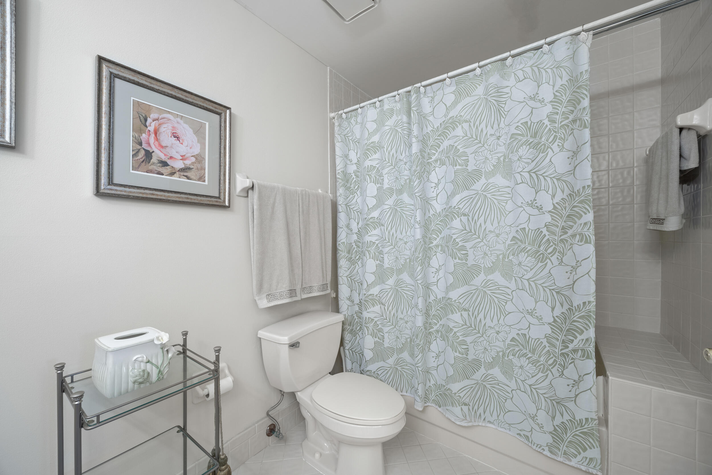 210 Captains Walk 710