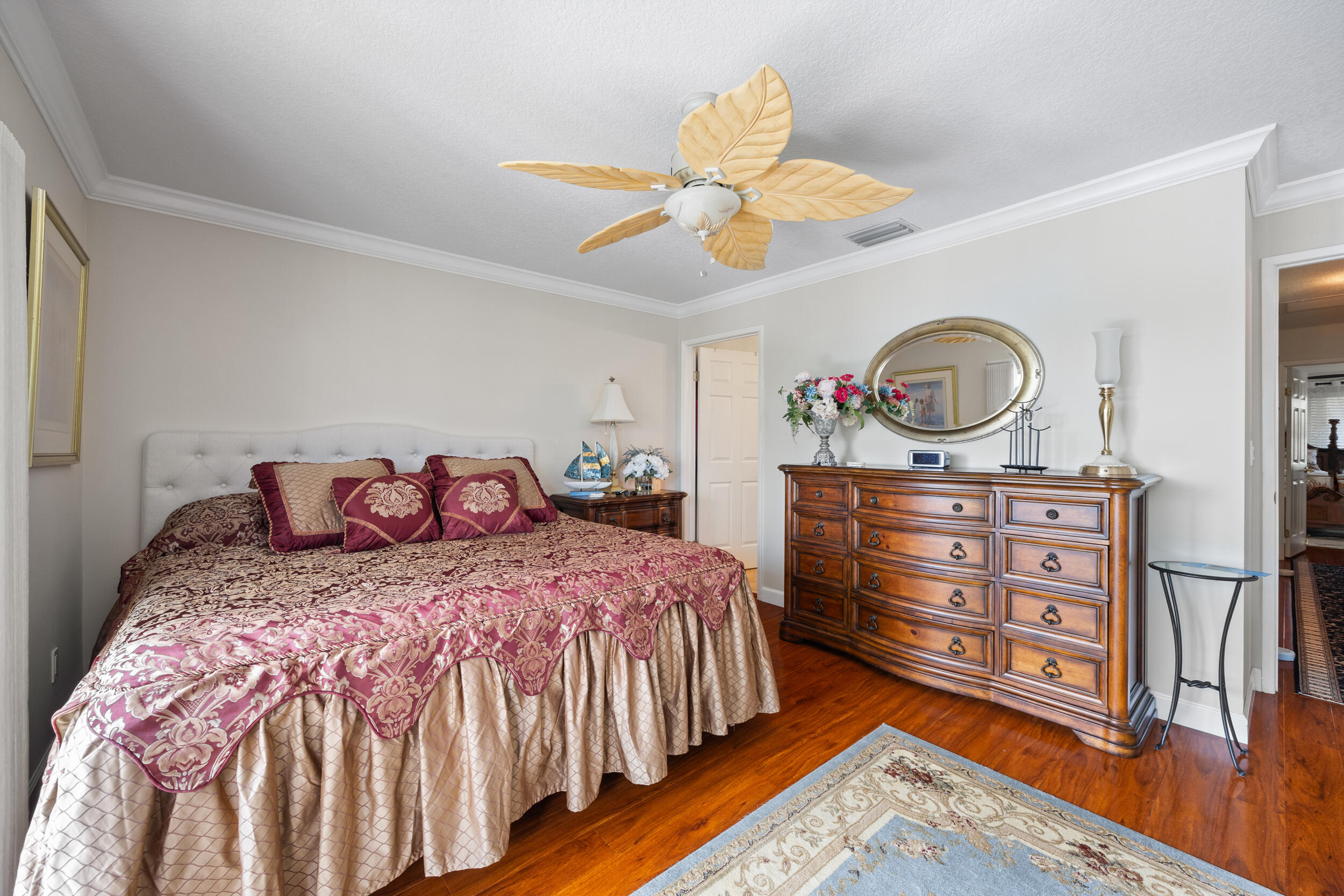 210 Captains Walk 710