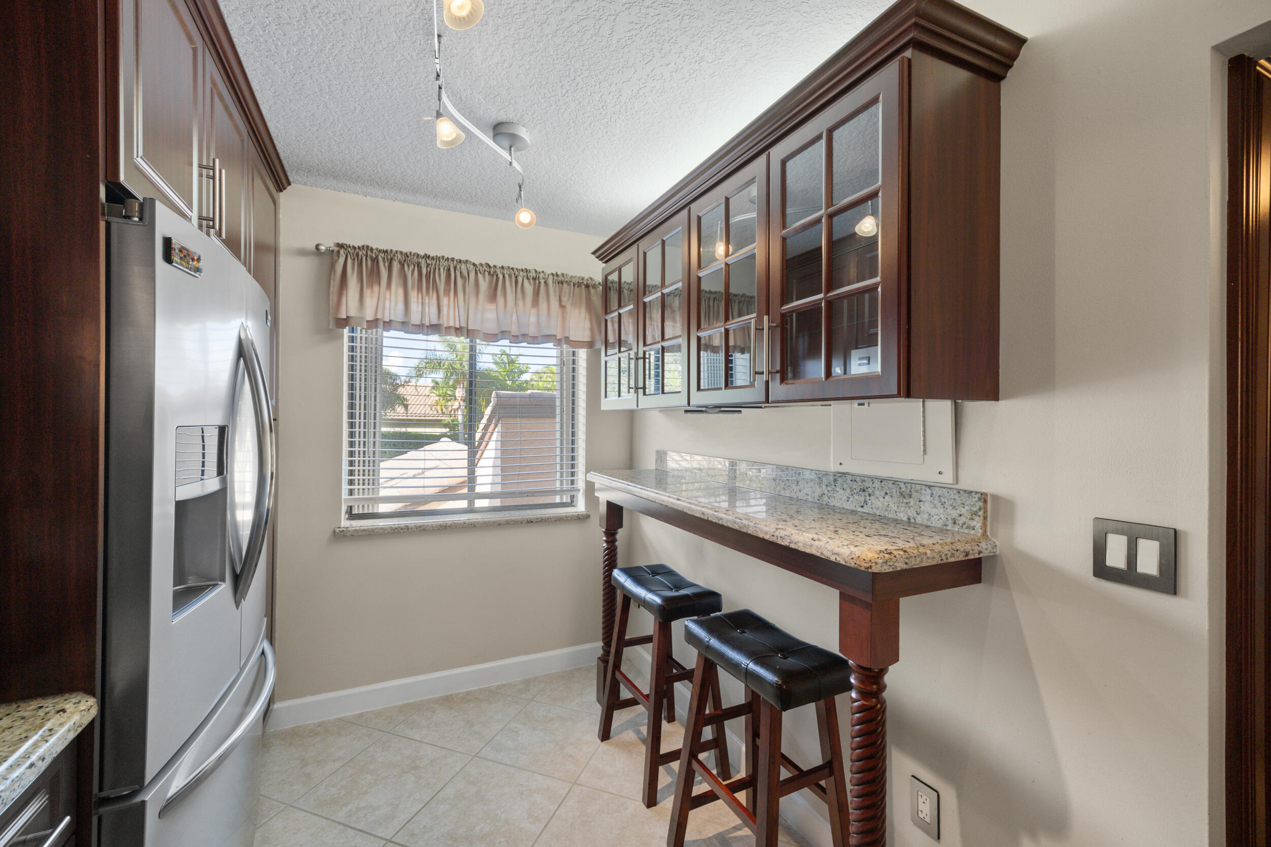 210 Captains Walk 710