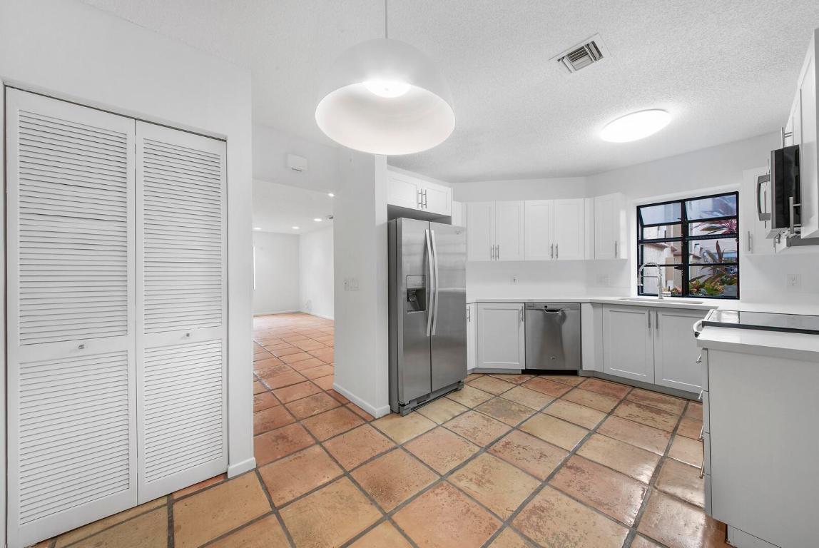 5131 Europa Drive, G, Boynton Beach Unit: G