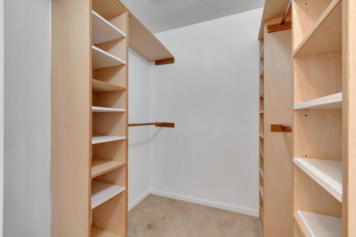 3306 Black Oak Court