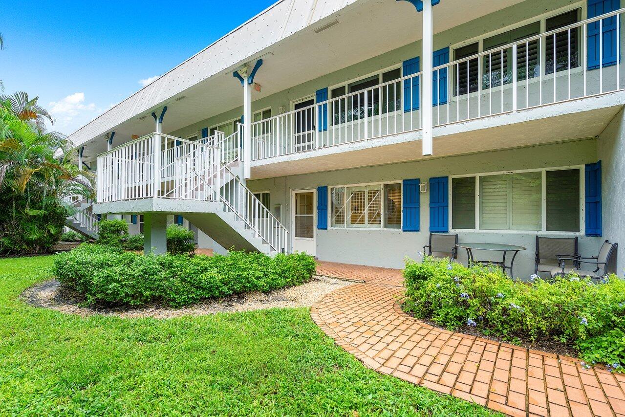 1202 Palm Trail 1