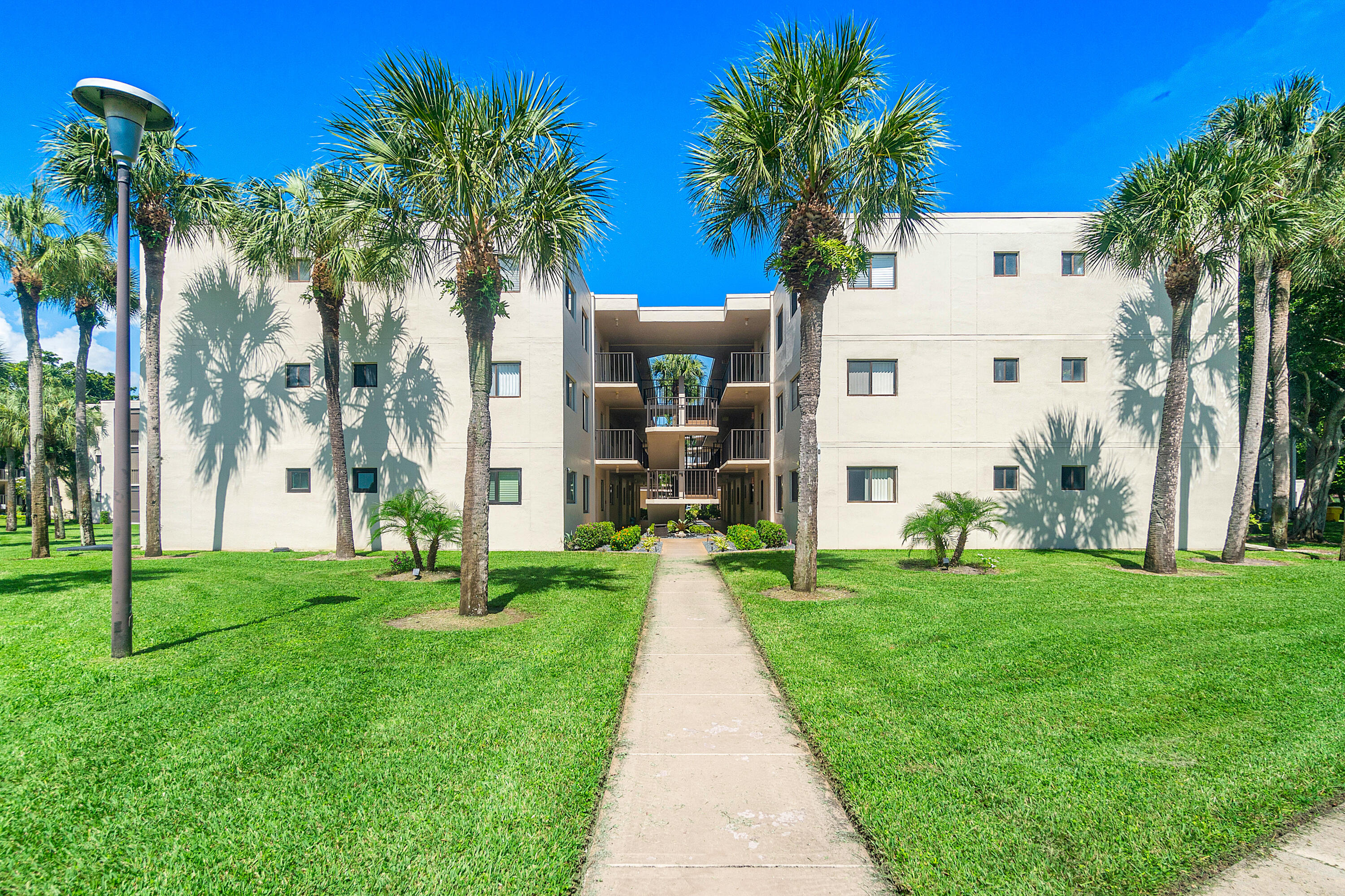 5100 Las Verdes Circle 207