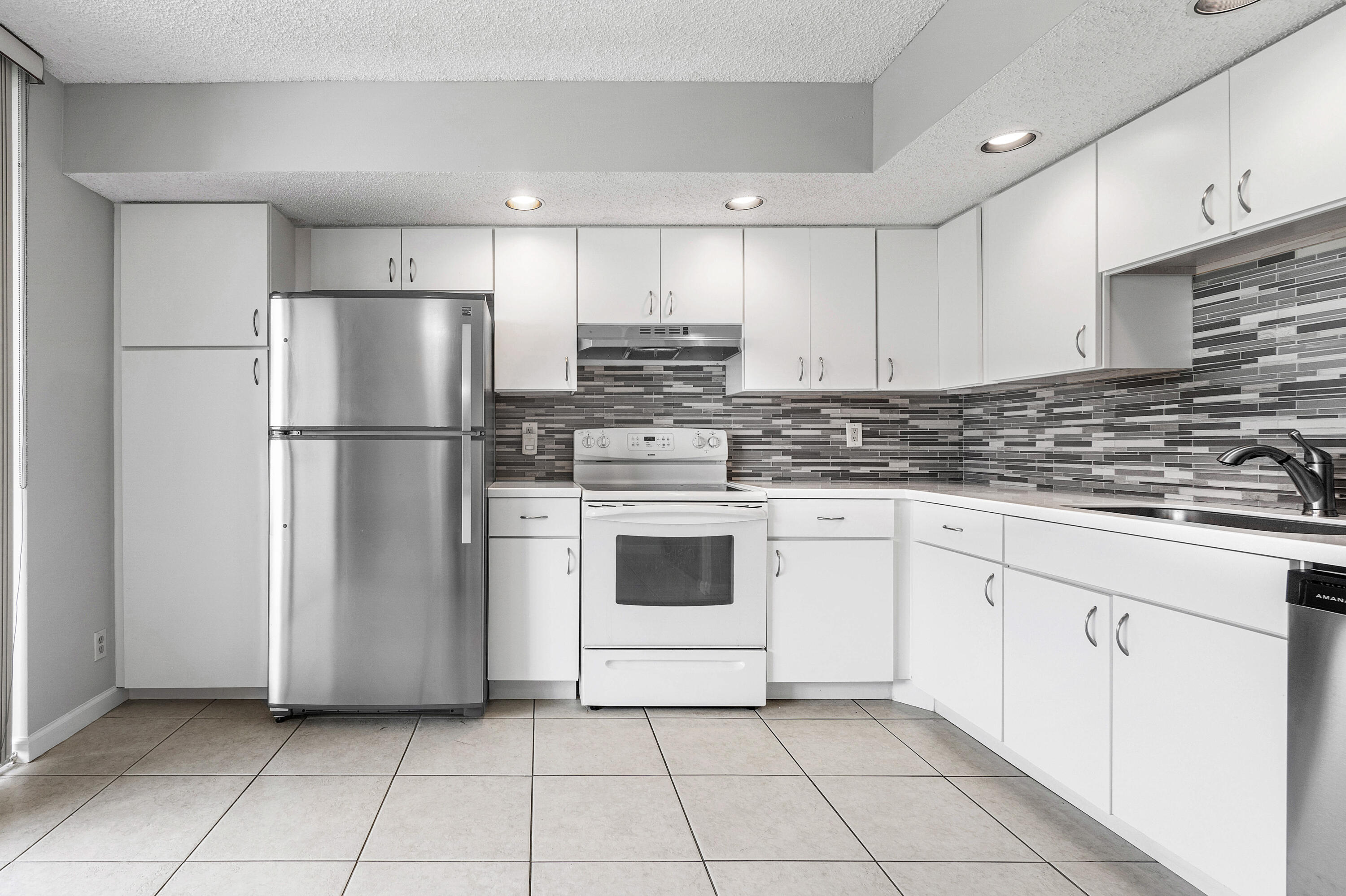 5100 Las Verdes Circle 207