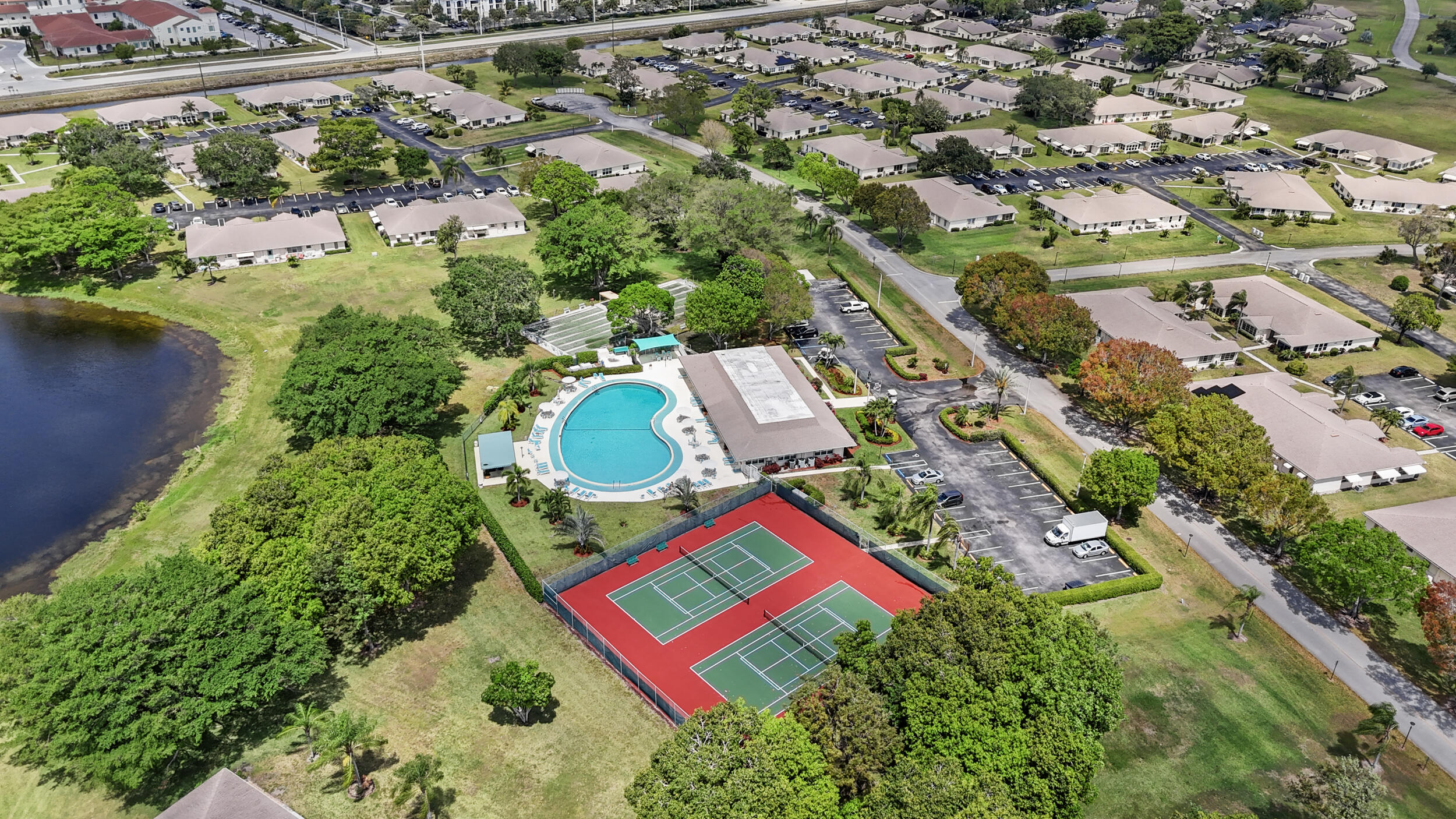 5162 Lakefront Boulevard B