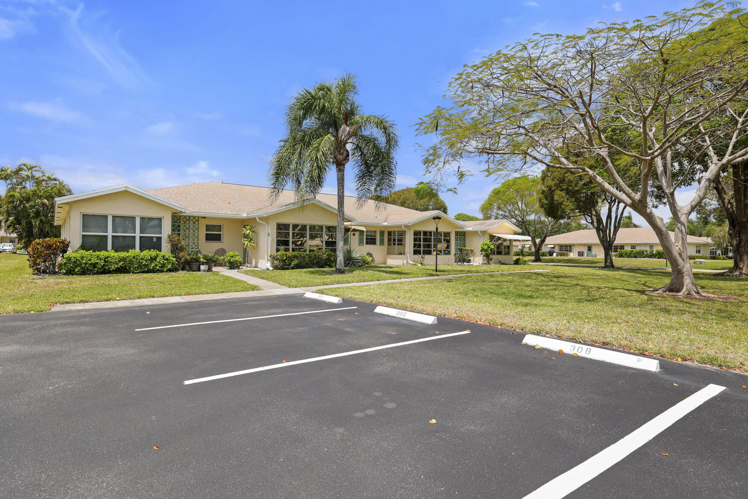 5162 Lakefront Boulevard B