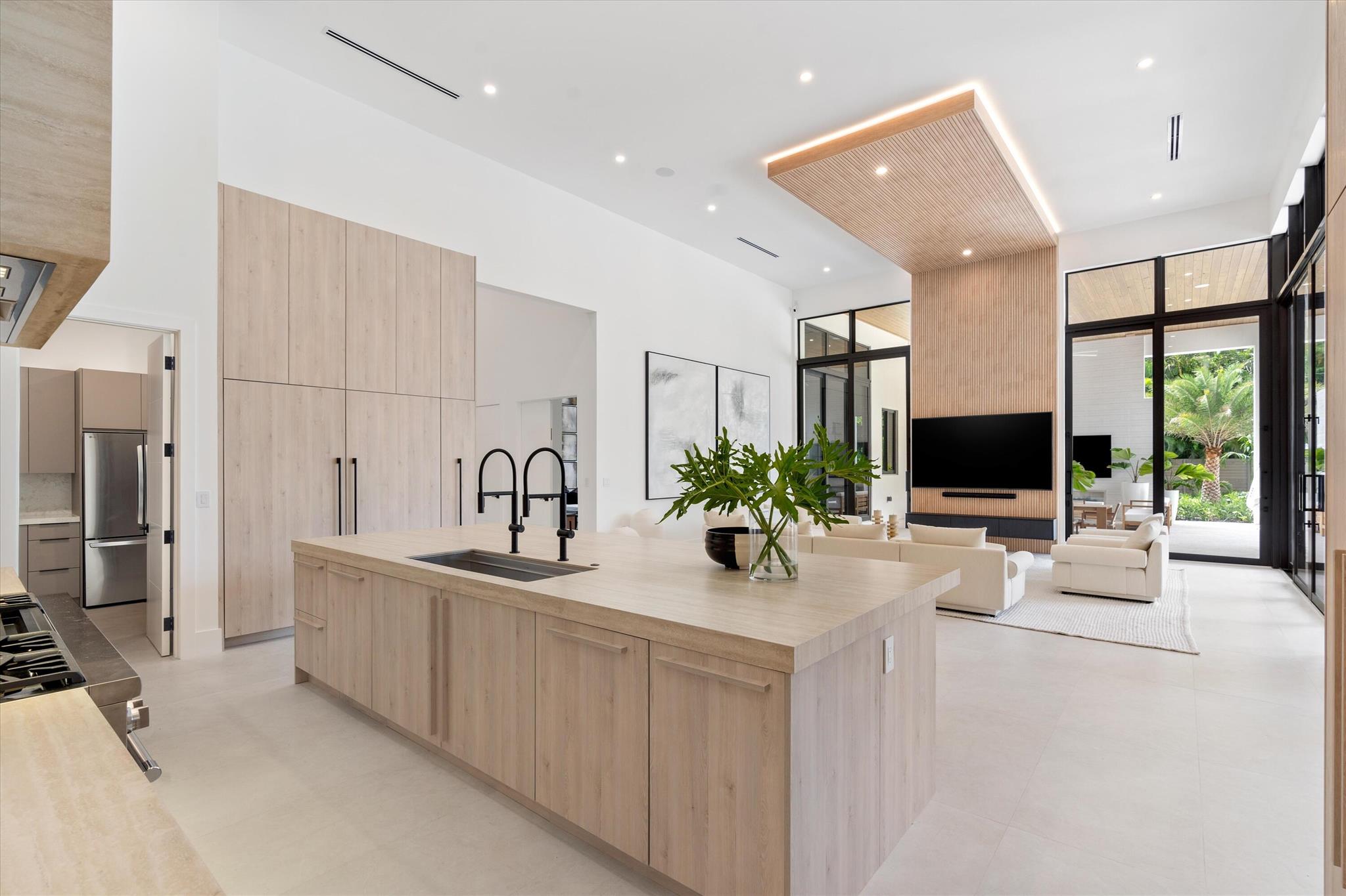 2520 Greenbriar Drive