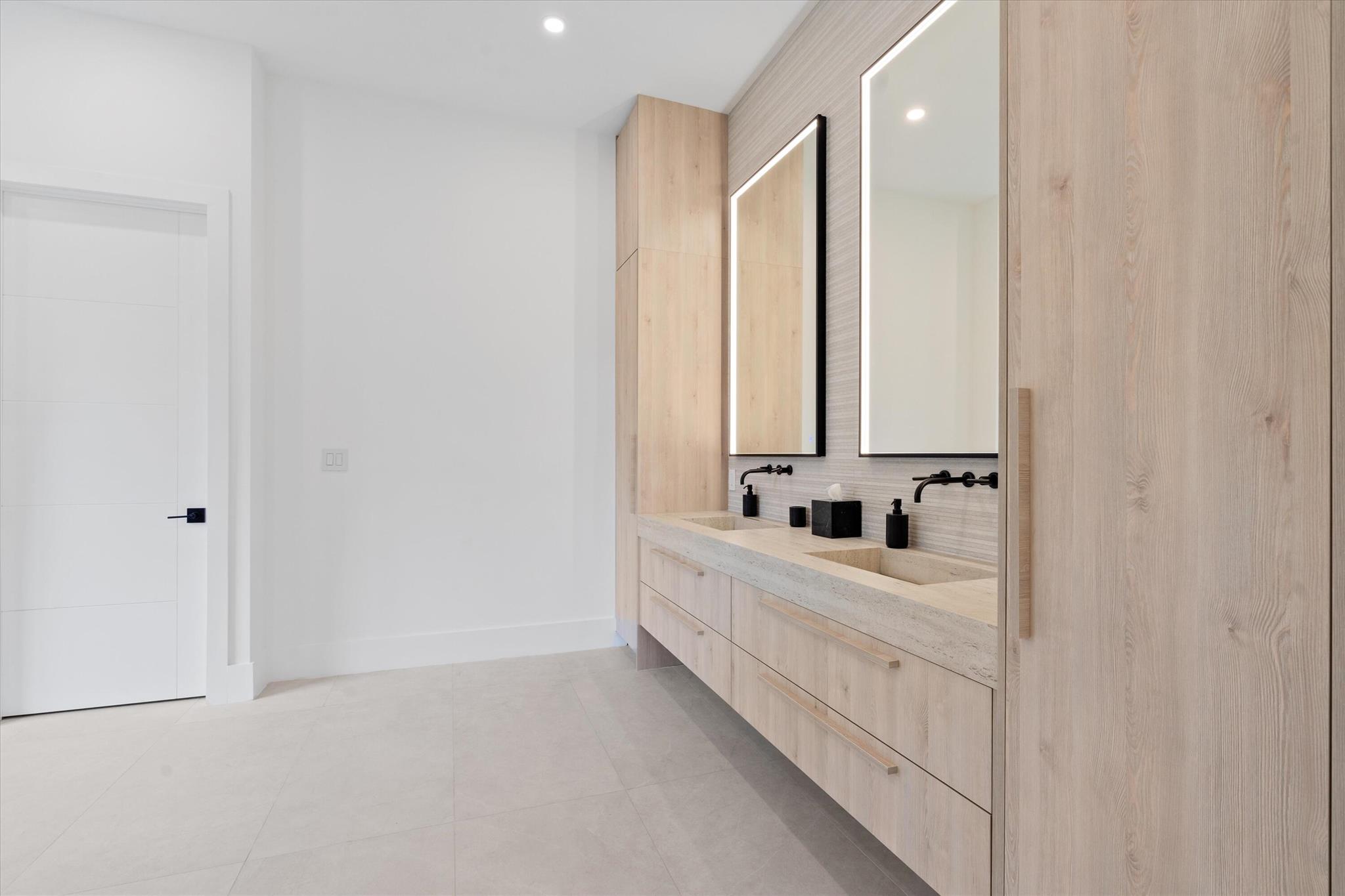 2520 Greenbriar Drive