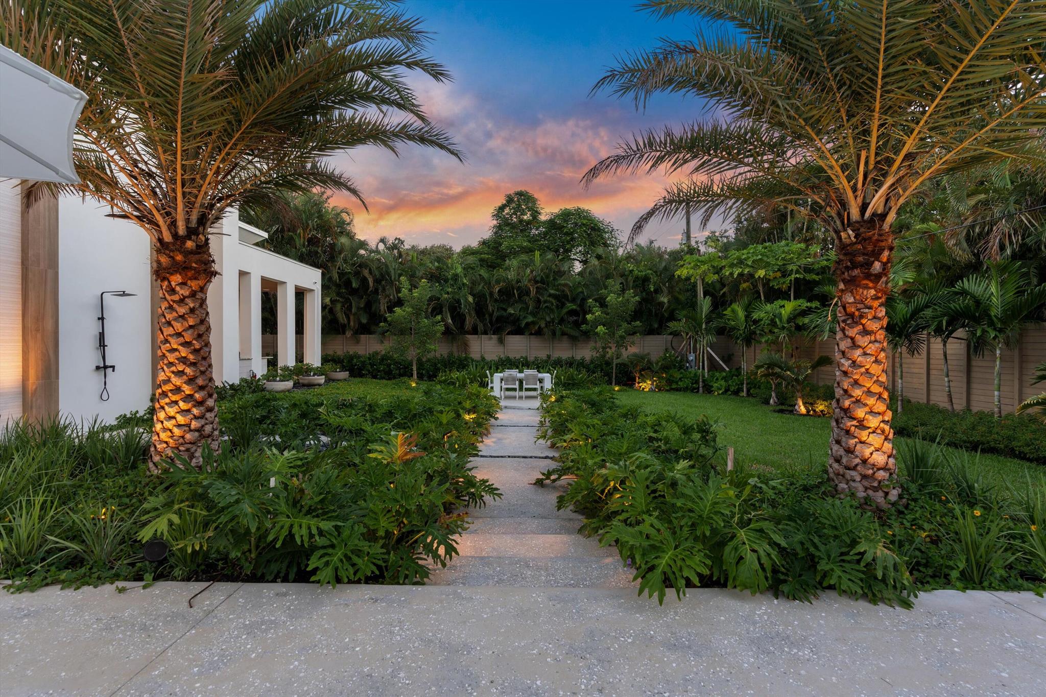 2520 Greenbriar Drive