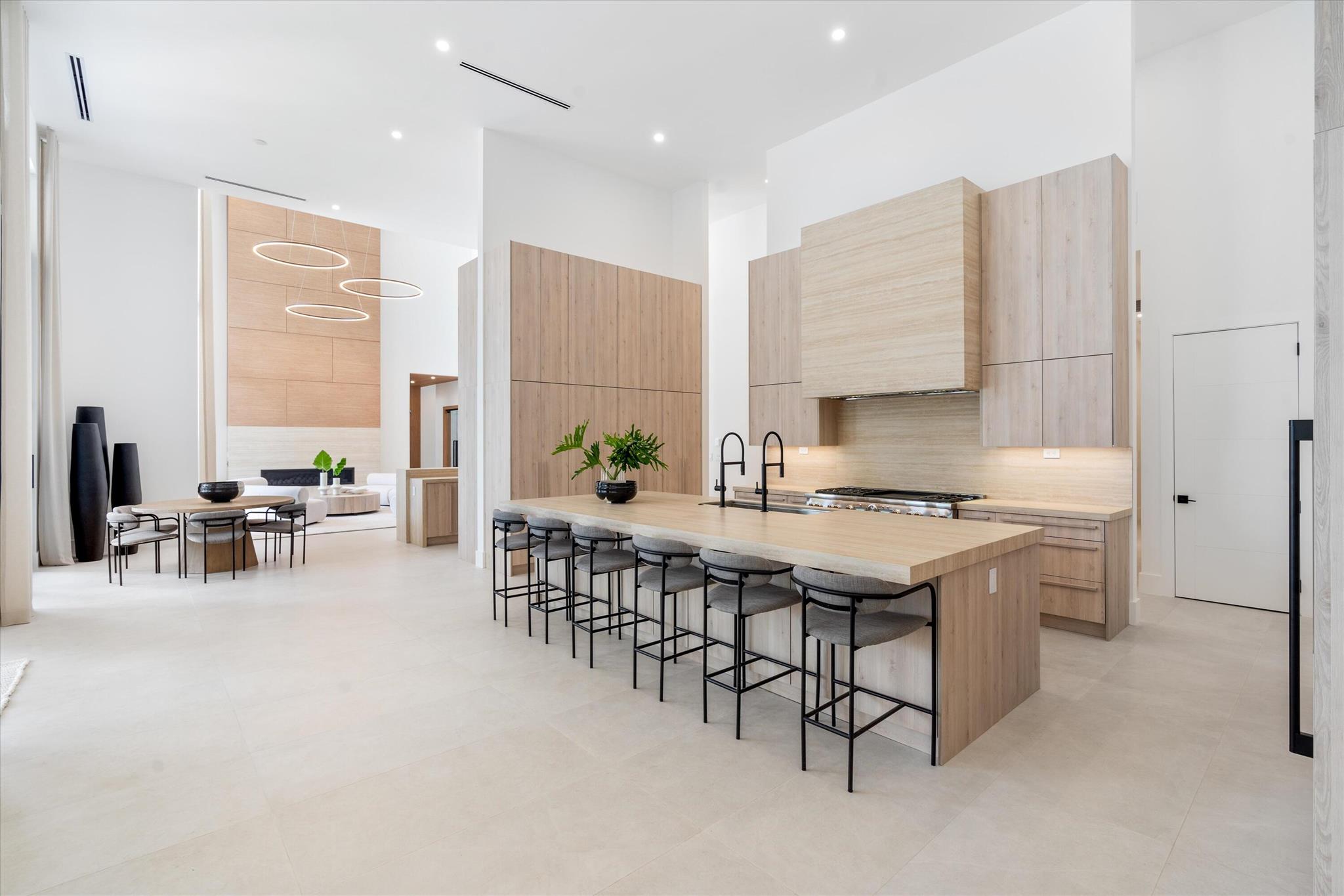 2520 Greenbriar Drive