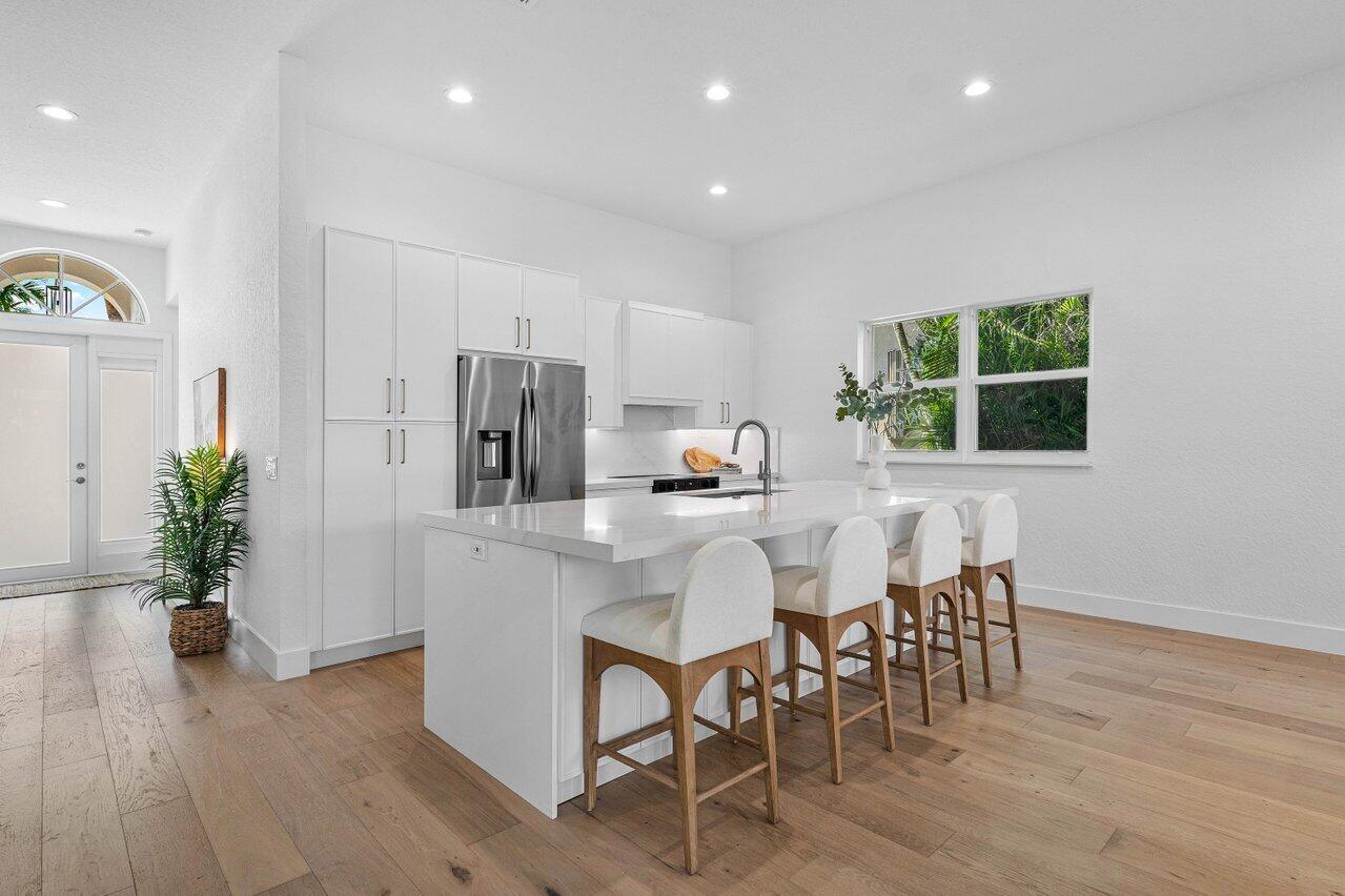 5359 Ventura Drive