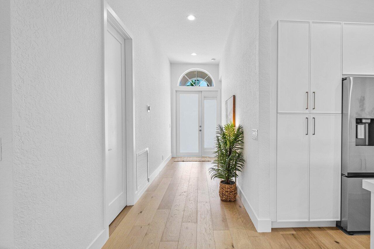 5359 Ventura Drive