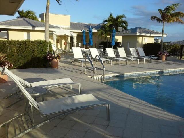 235 NE 1st Street 304