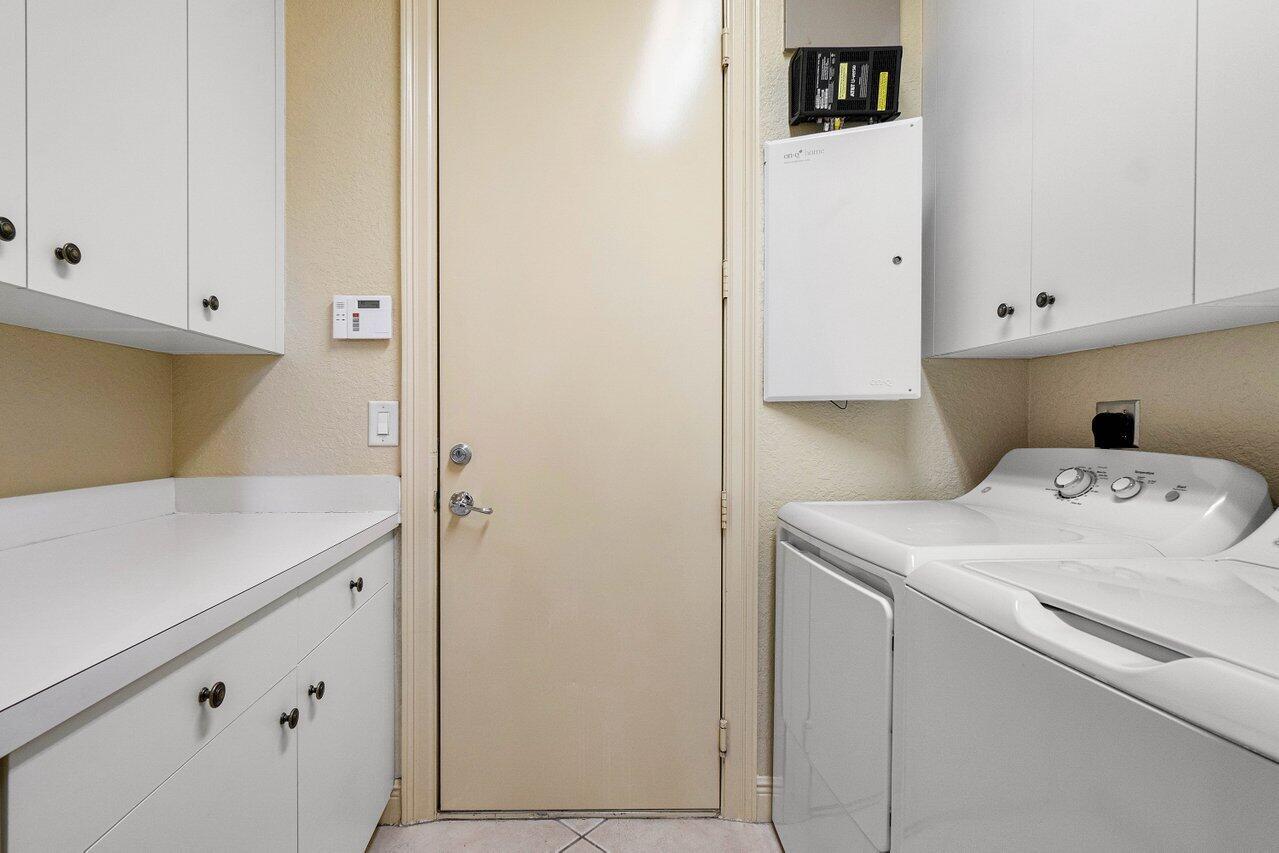 8674 Yellow Rose Court ()