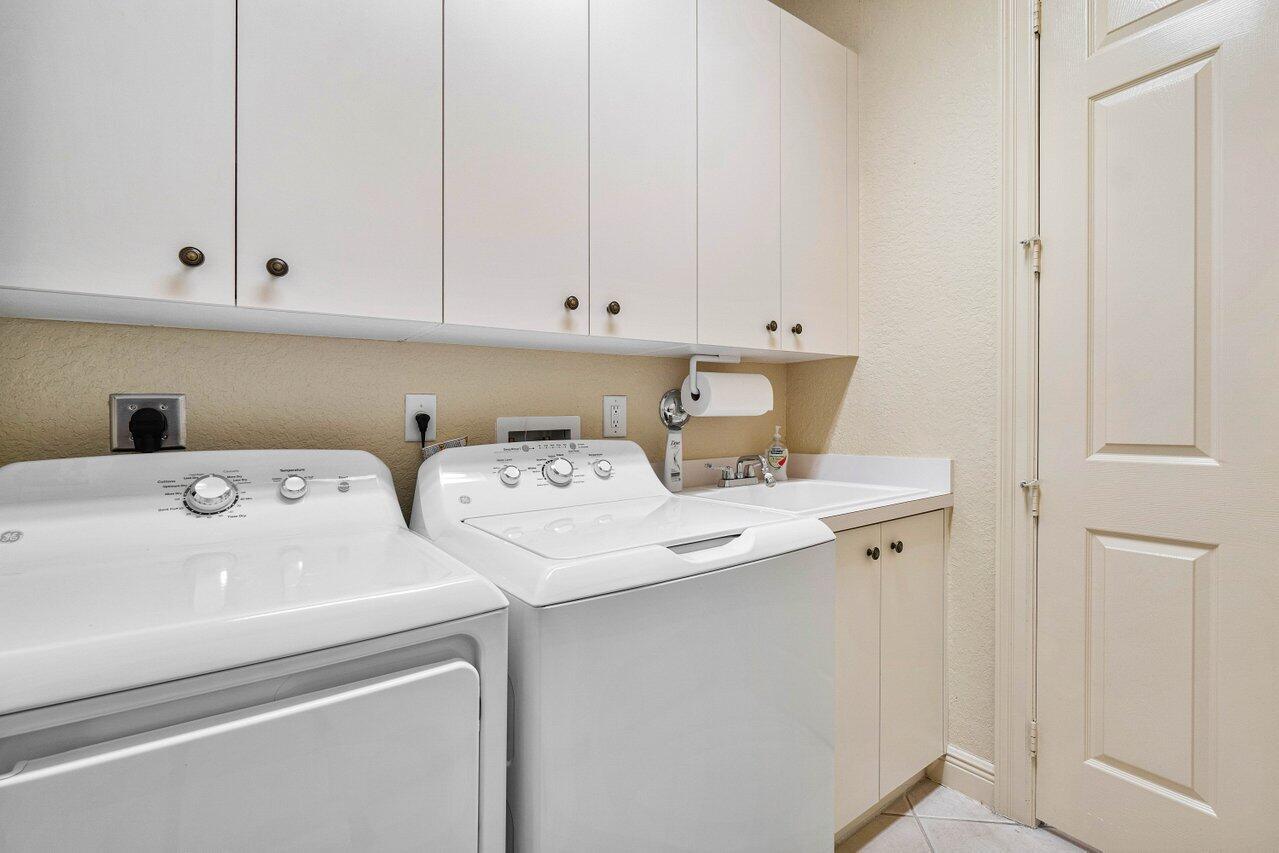 8674 Yellow Rose Court ()