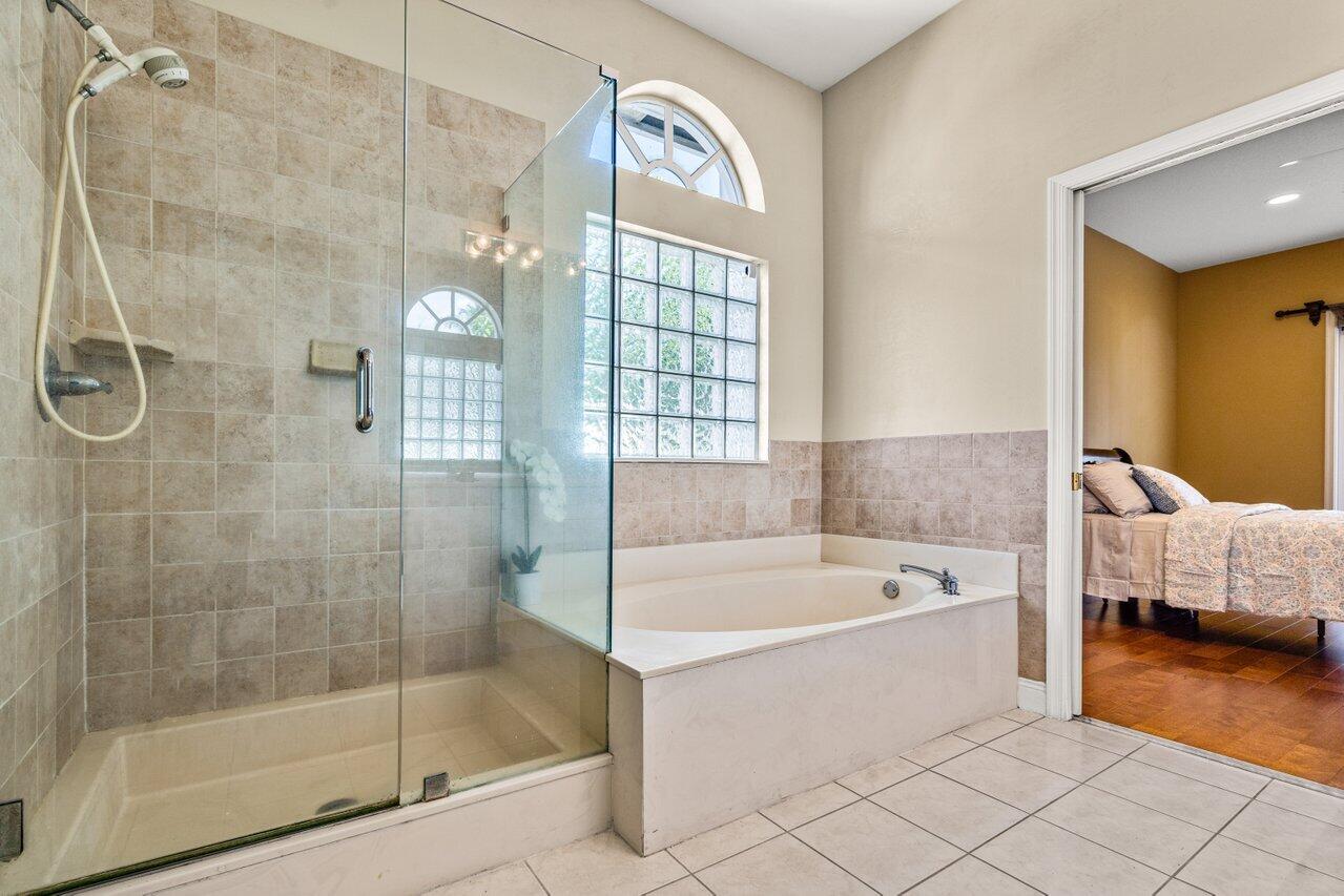 5255 NW 95th Avenue ()