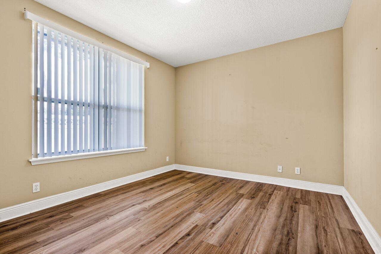 5255 NW 95th Avenue ()