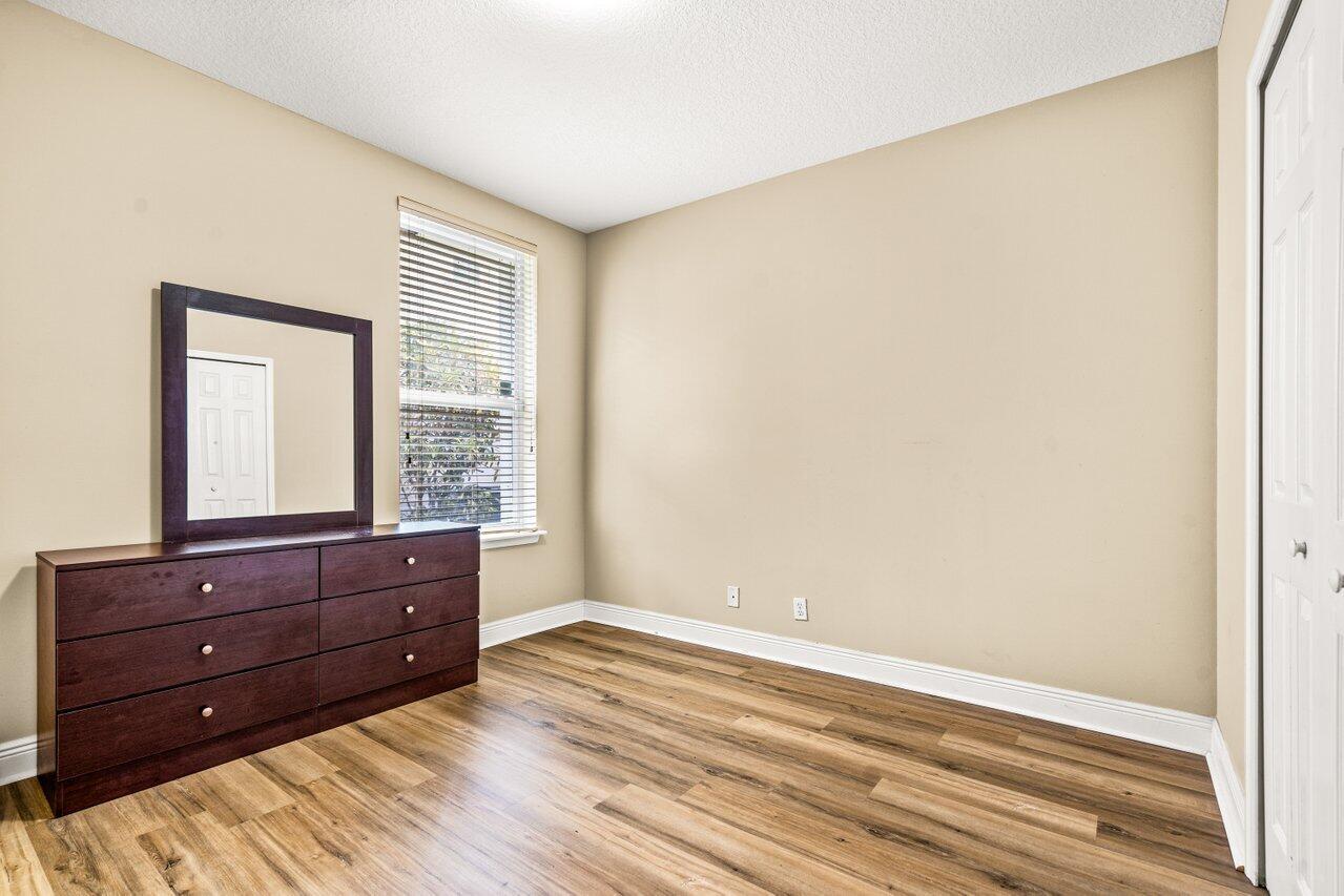 5255 NW 95th Avenue ()
