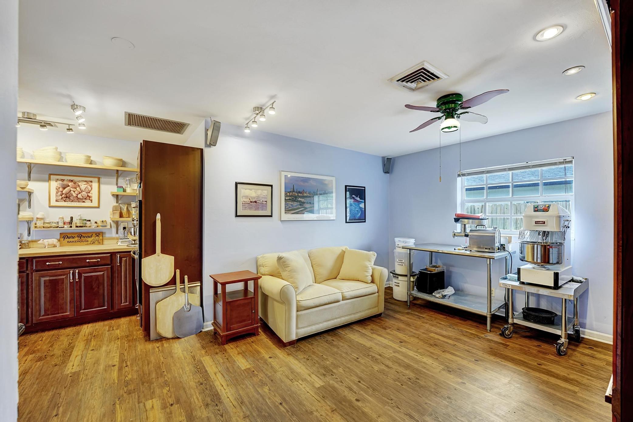 641 NW 15th Avenue