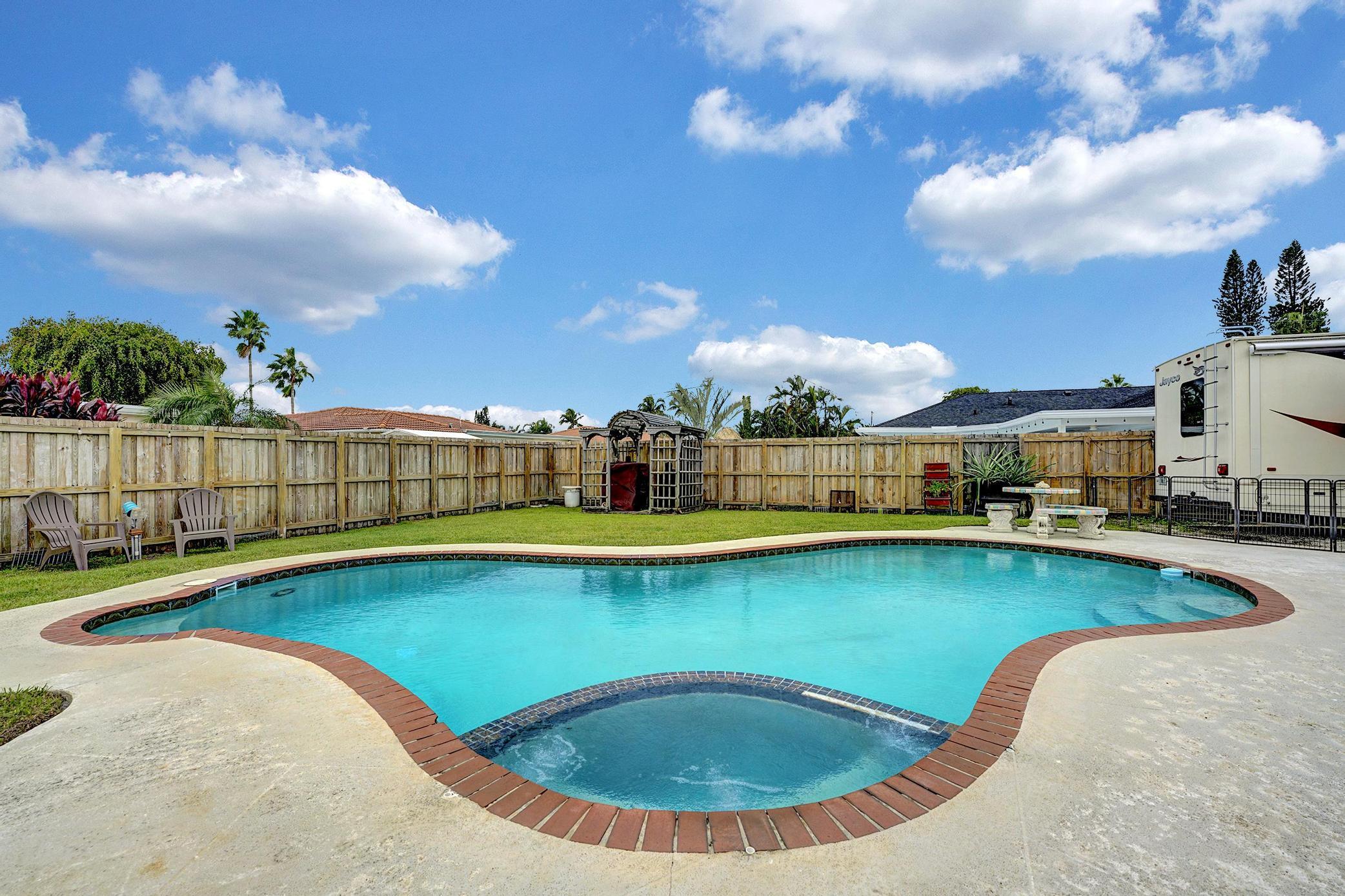 641 NW 15th Avenue